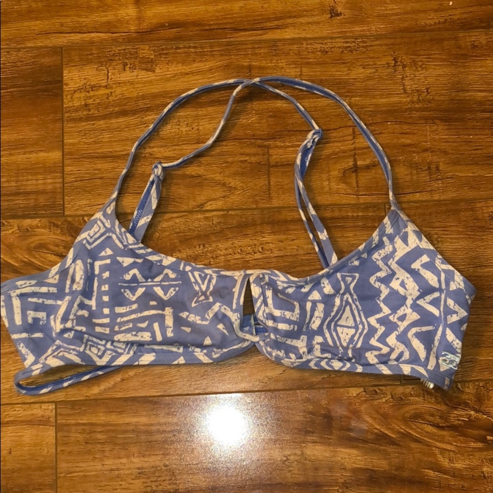 Bundle this top w/ any item and get it for free!